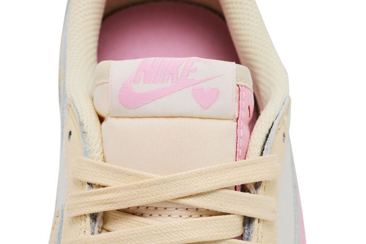 Nike Air Jordan 1 Low OG x Travis Scott Shy Pink