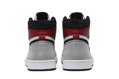Air Jordan 1 Retro High OG Light Smoke Grey
