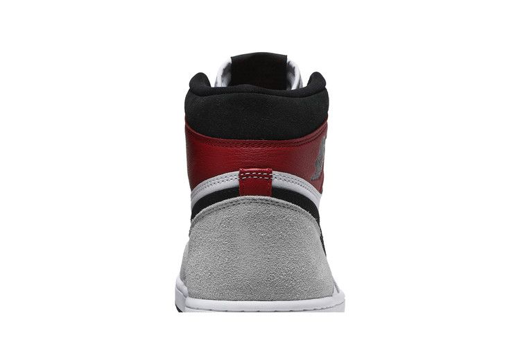Air Jordan 1 Retro High OG Light Smoke Grey